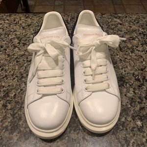 Alexander McQueen size 8.5 (41.5 Euro)